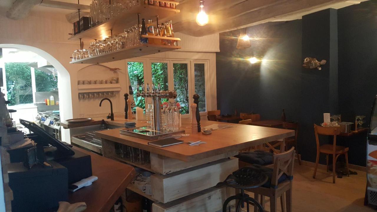 Le Poisson Ivre Bed & Breakfast Dinan Exterior photo